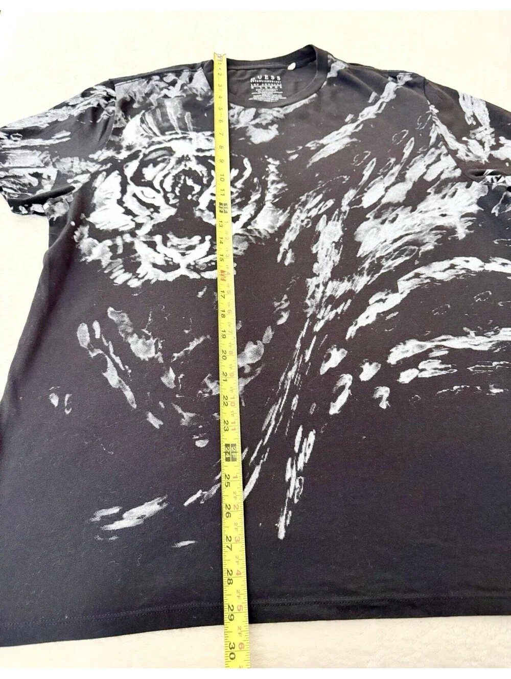 GUESS Men’s Tiger Graphic Tee XL Black Cotton Crew Neck Short Sleeve Shirt - Picture 4 of 8
